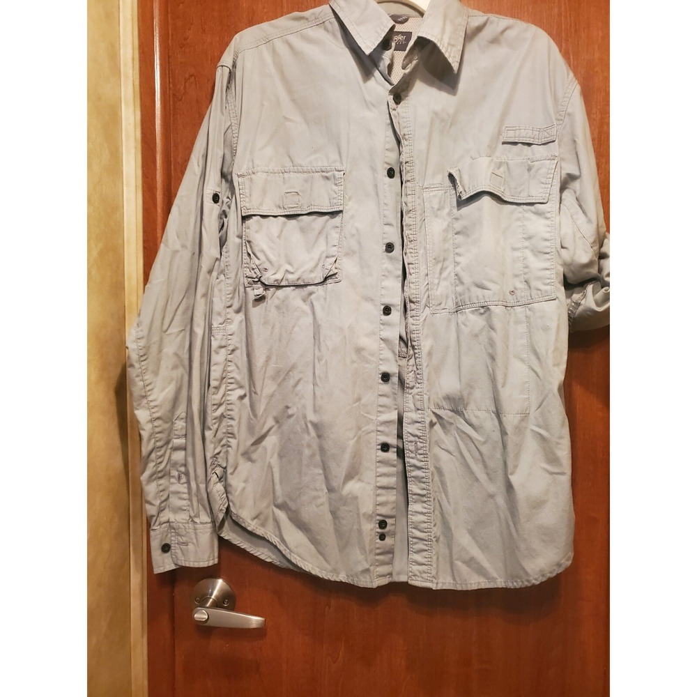 Men'sLong Sleeve Fishing  Shirt, Mfg. Wrangler, Gray,Size Medium,Roll up Sleeves